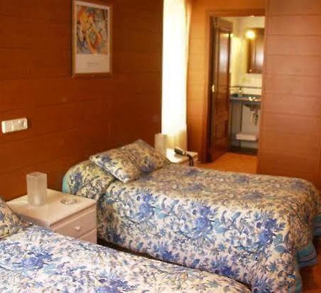 Pension Casa 400 Витория Экстерьер фото